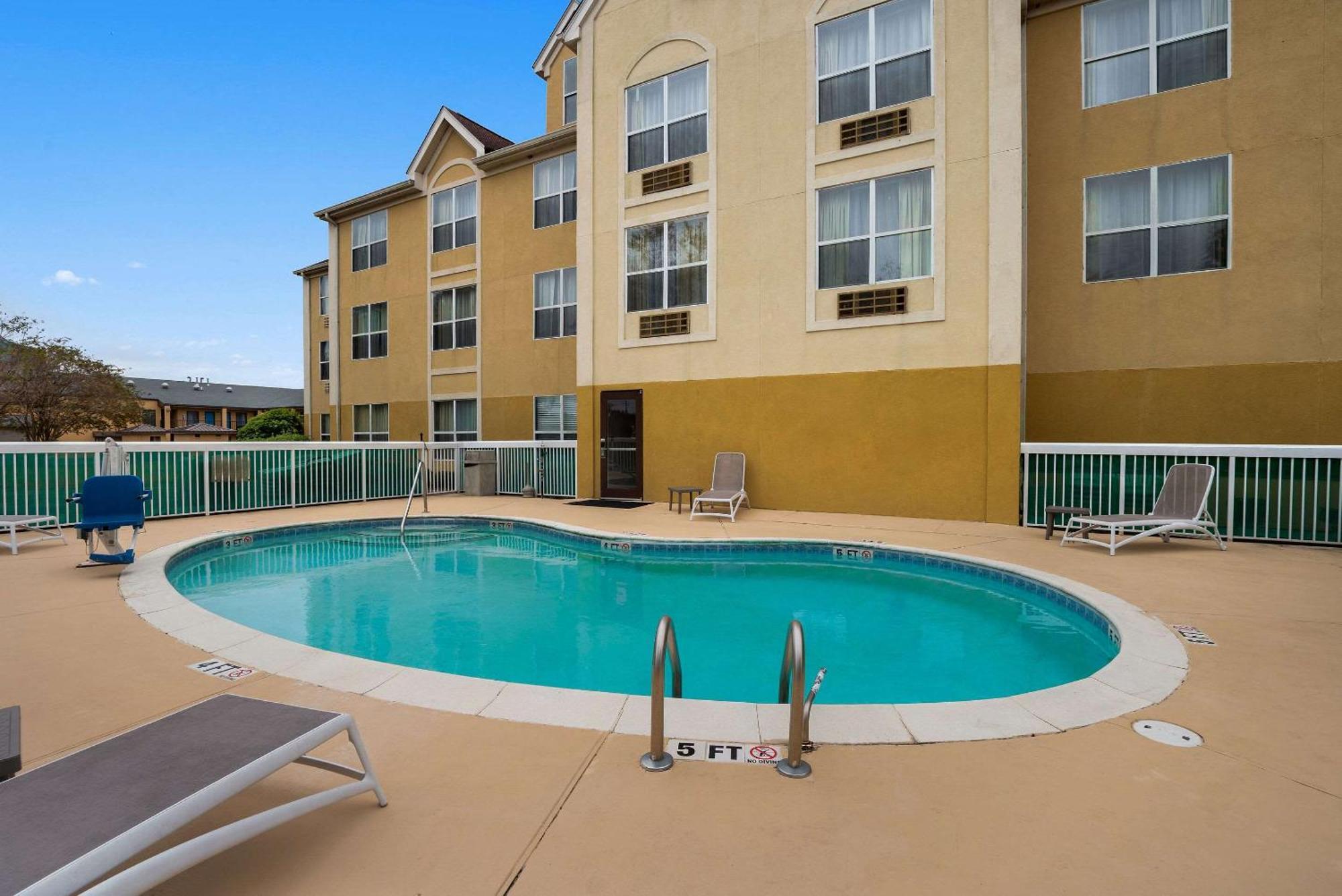 Comfort Inn & Suites Santee I-95 Exterior photo